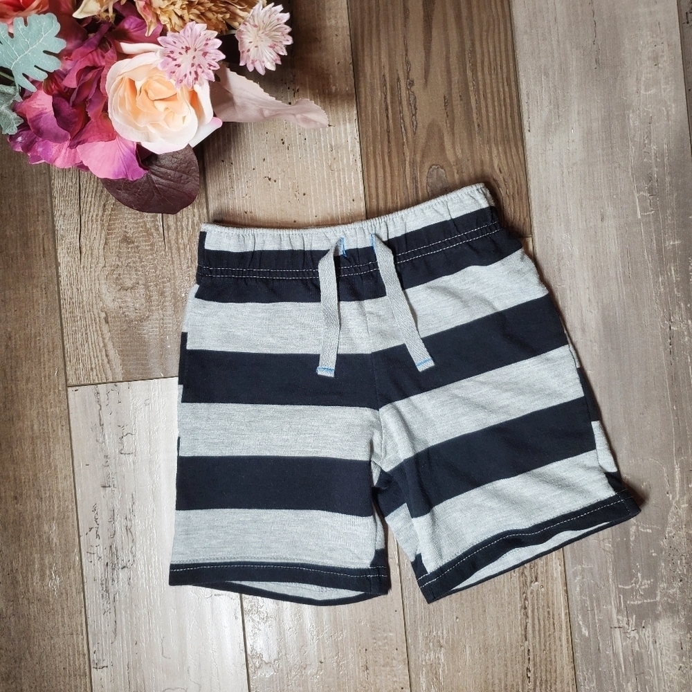 Wonderkids Charcoal and Light Gray Striped Casual Toddler Boy Shorts Size 3T